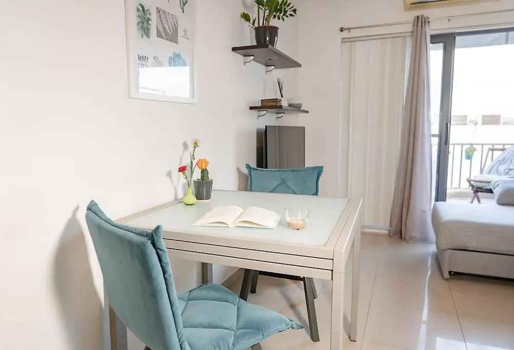 Cozy 1Bdr Penthouse In Gzira! Near Beach Front And Wifi 0*, Gzira